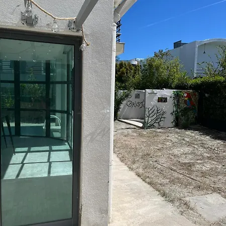 Villa Moradia T3 Com Piscina *